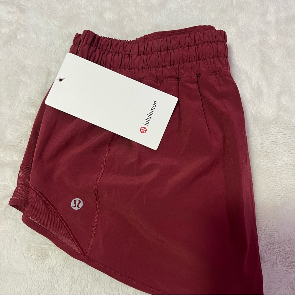 Lululemon Hotty Hot Shorts NWT